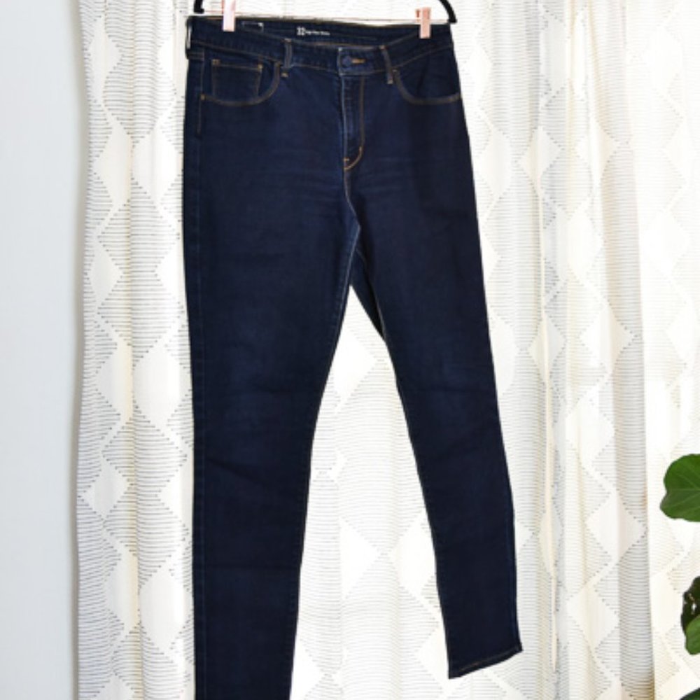 Levi High Rise Skinny Jeans Dark Wash